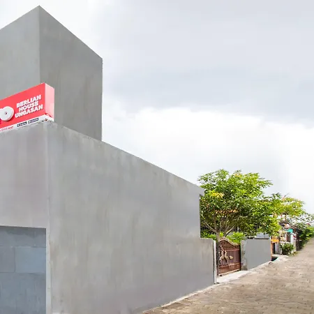 Oyo 2984 Berlian House Ungasan