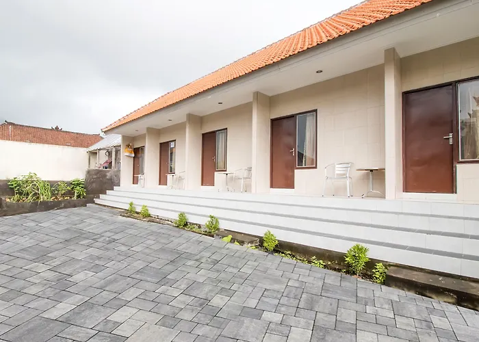 Oyo 2984 Berlian House Ungasan 2*