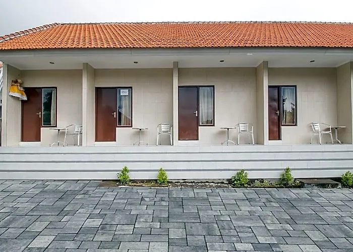 Hotel Oyo 2984 Berlian House Ungasan 2*